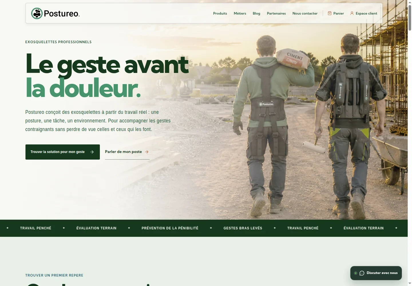 Accueil public de Postureo présentant ses exosquelettes professionnels sur un chantier